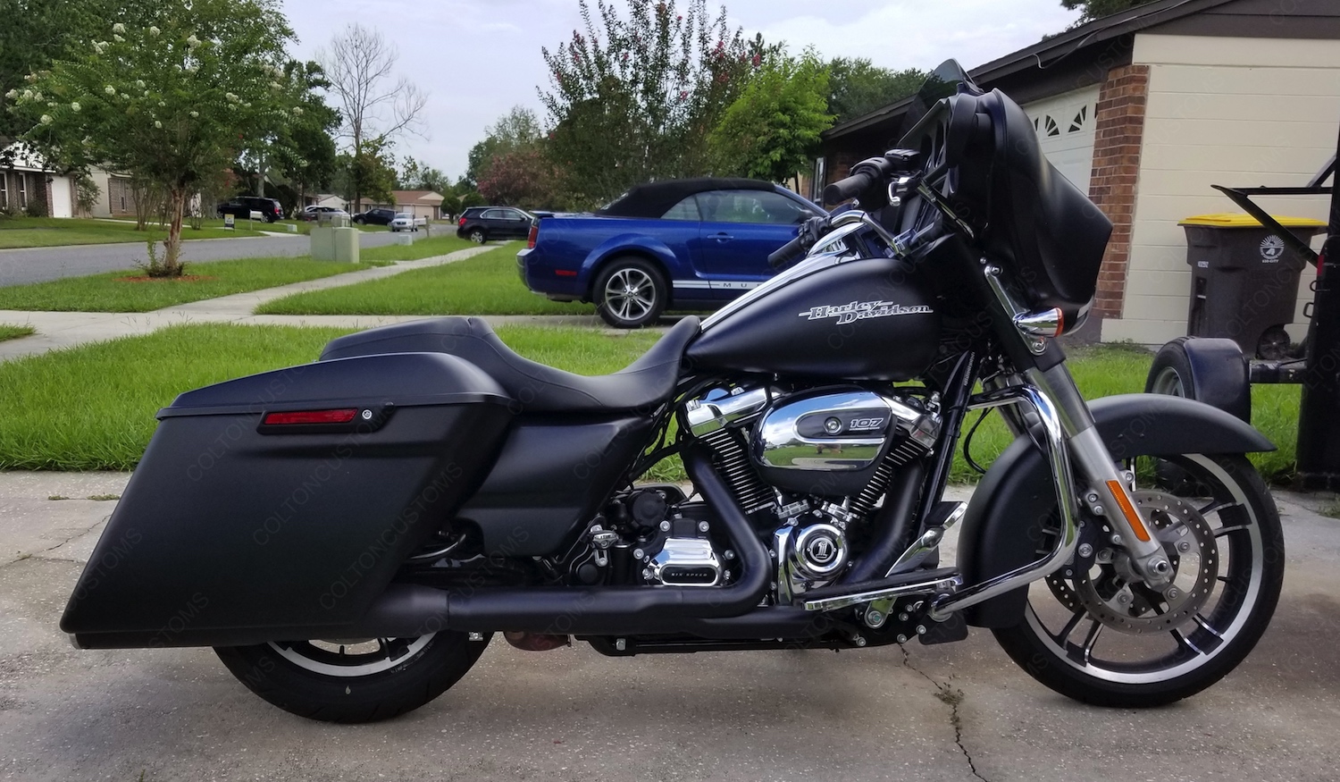 street glide with stretched bags